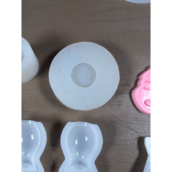 Lot of 22 Silicone Resin or Cake Decoration Moulds/Molds - Picture 13 of 13